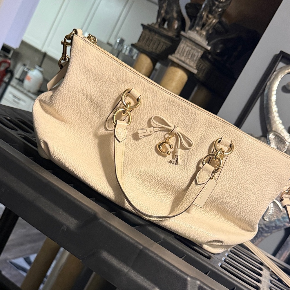 Coach Cream soft leather pebble Shoulder Bag with Gold Accents